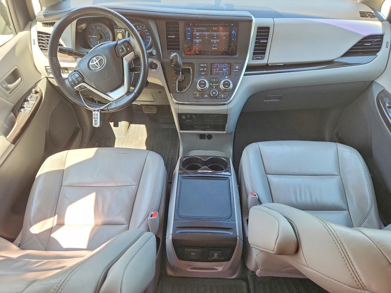 Toyota Sienna Xle Premium 8-passenger