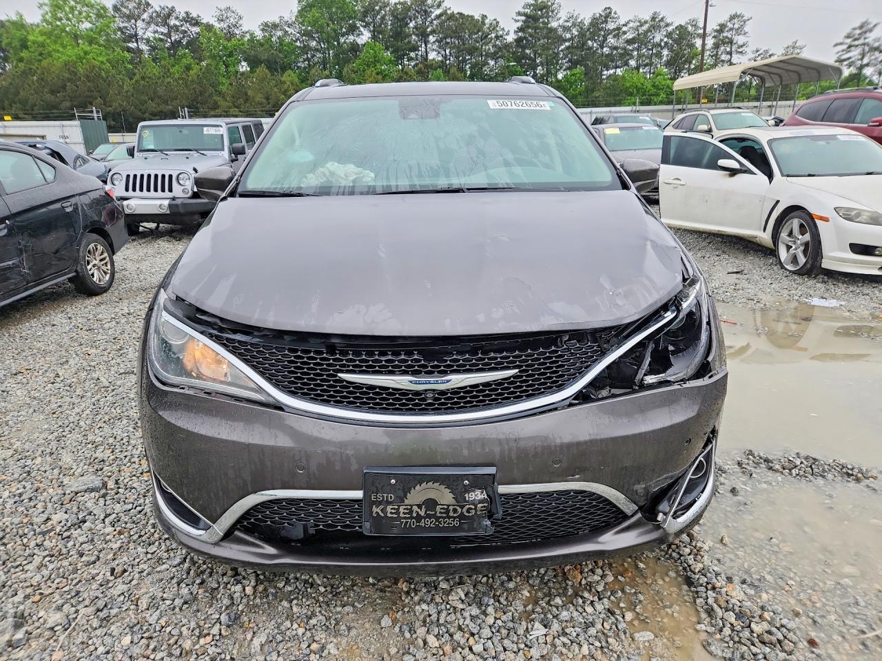 Chrysler Pacifica Touring L Plus