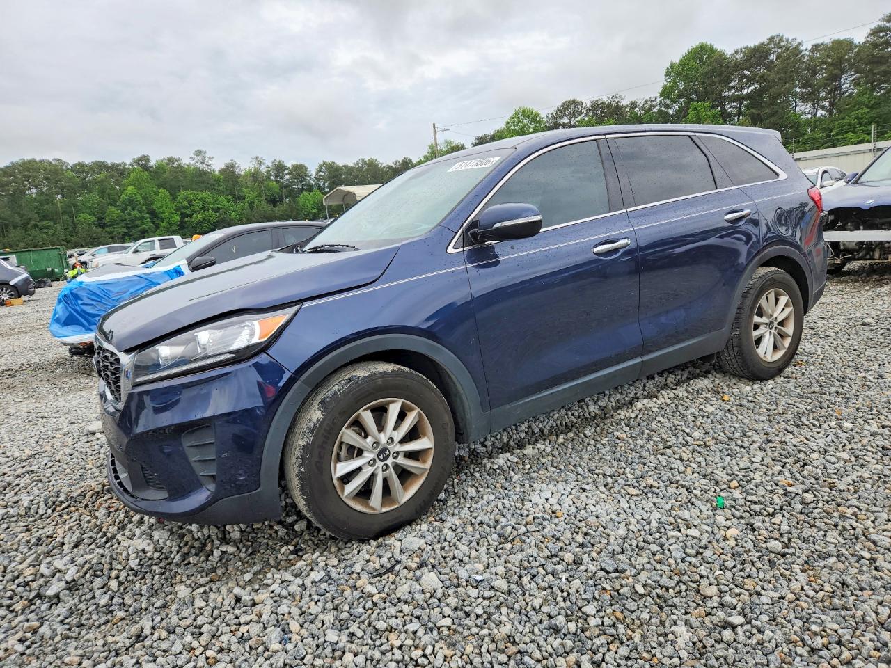 Salvage Kia Sorento Image
