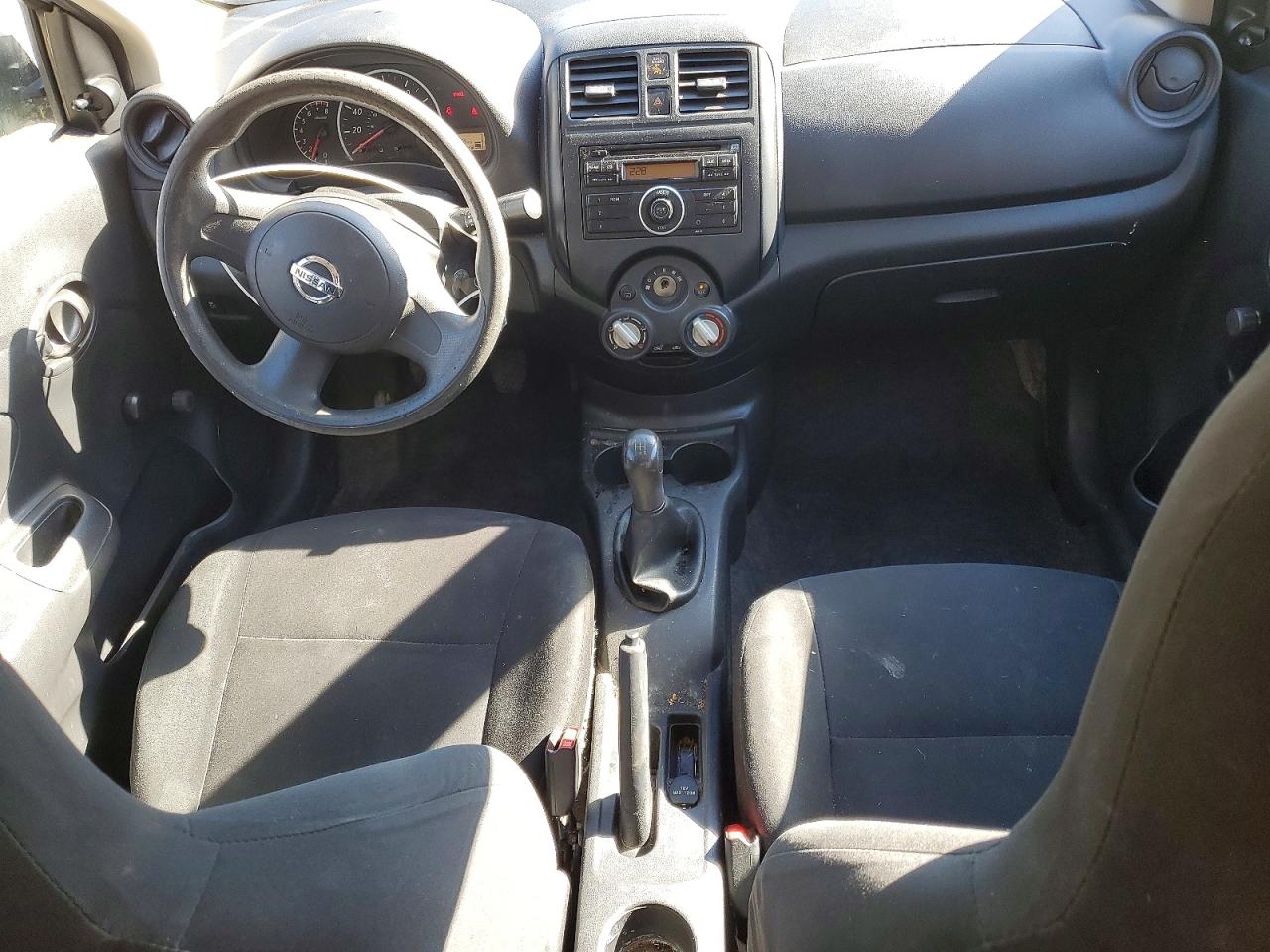 Nissan Versa 1.6 S
