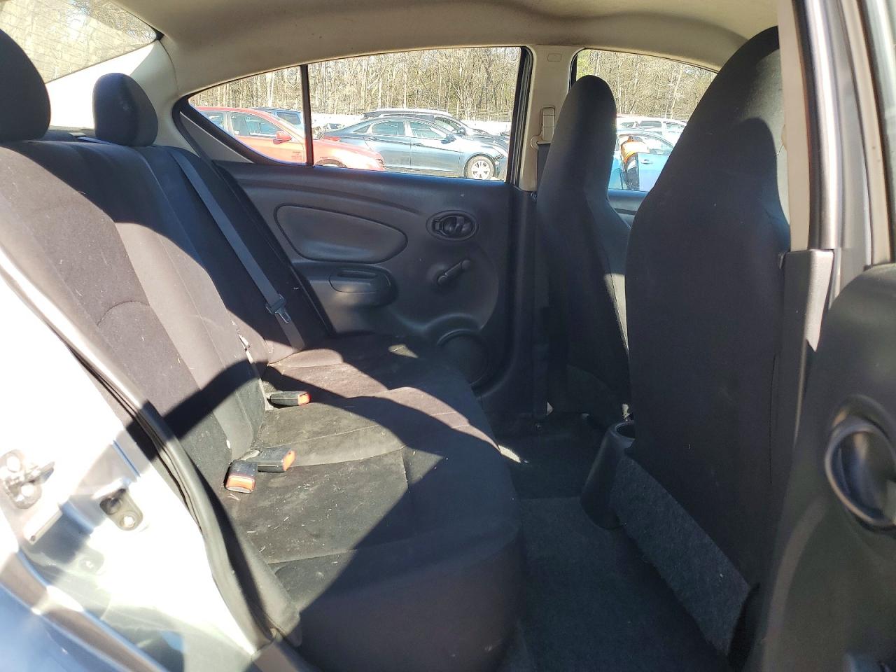 Nissan Versa 1.6 S