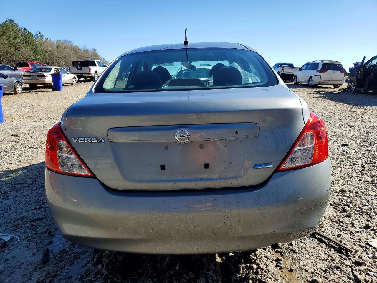 Nissan Versa 1.6 S