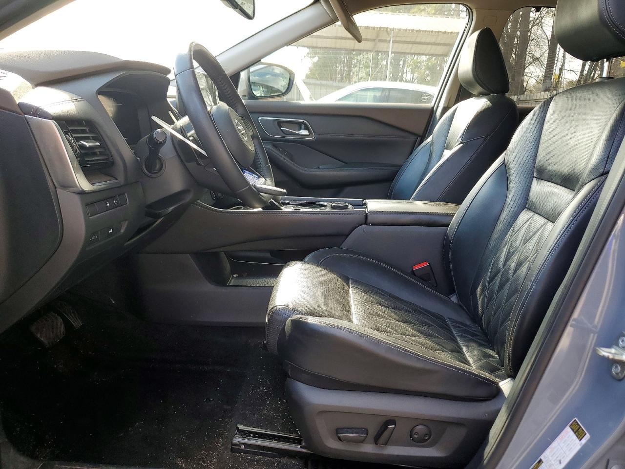 Nissan Rogue Platinum