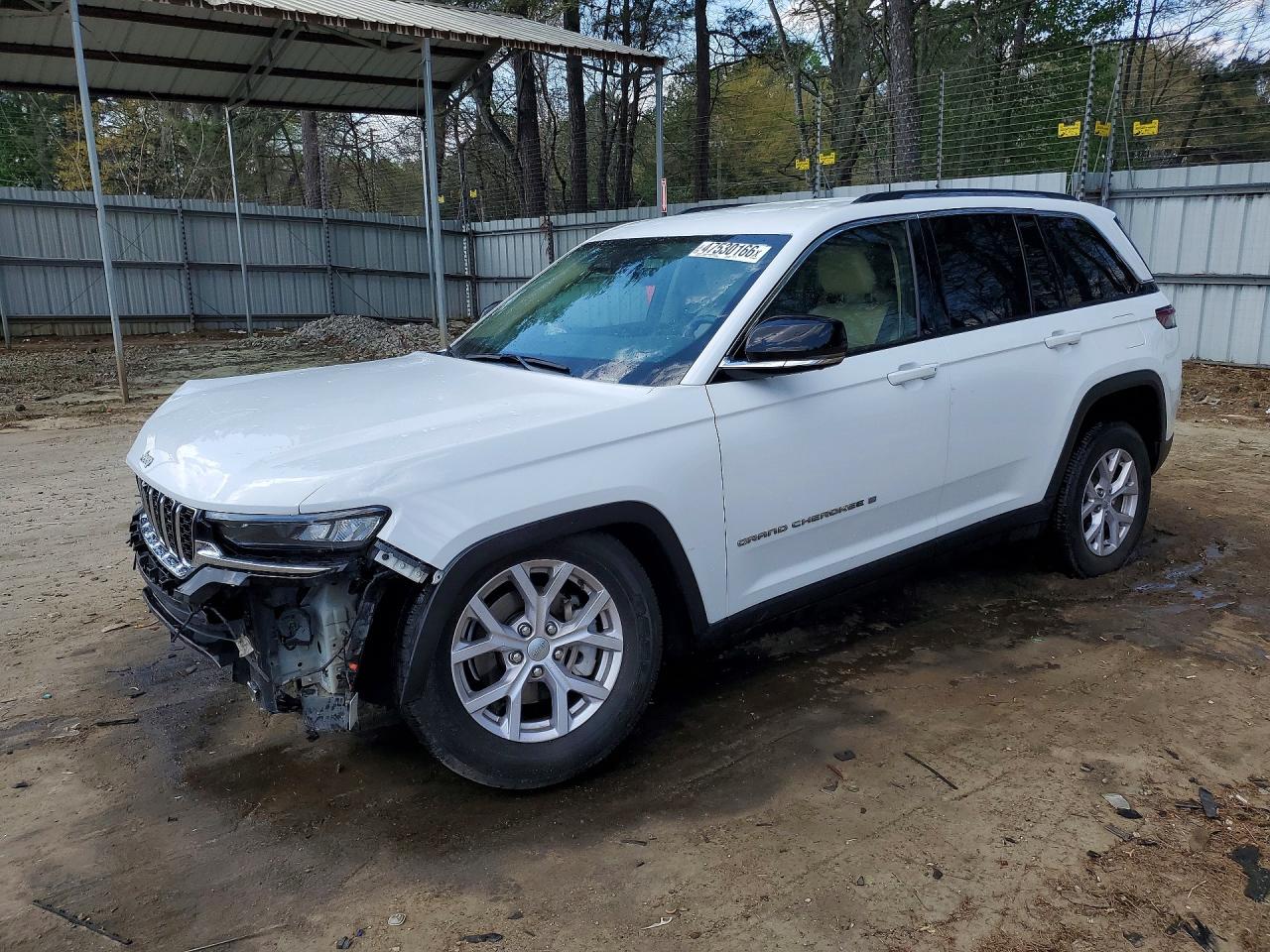 Salvage Jeep Cherokee Image