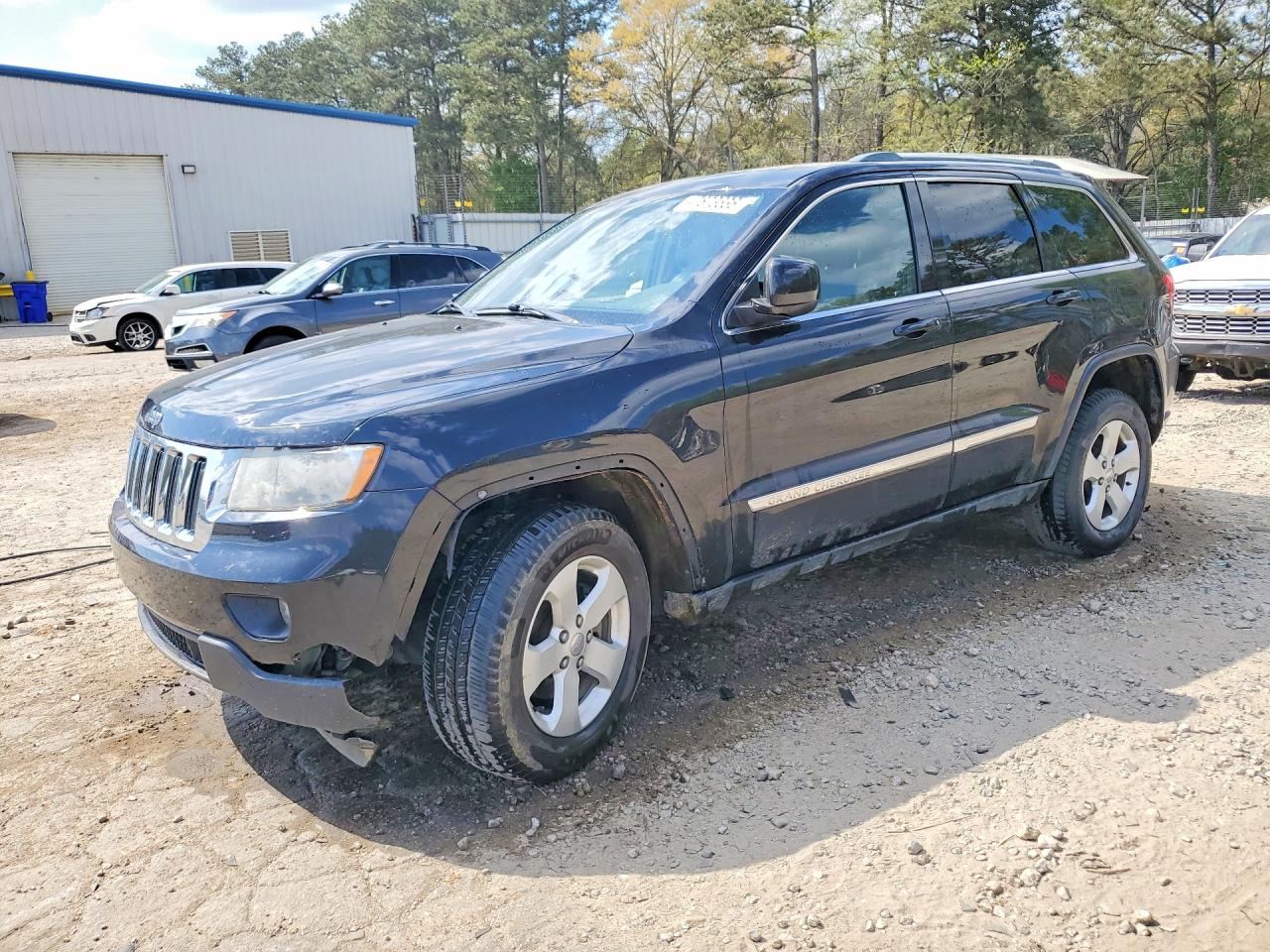 Salvage Jeep Cherokee Image