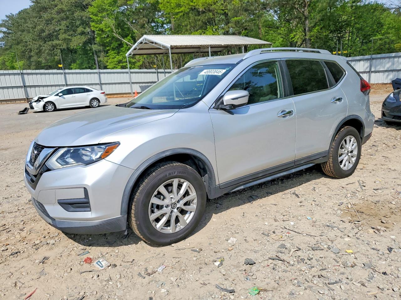 Salvage Nissan Rogue Image