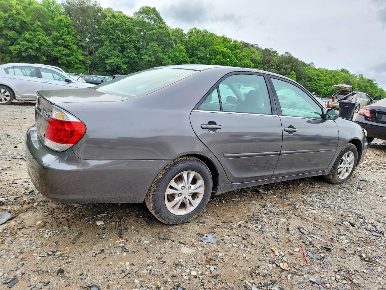 Toyota Camry Le V6