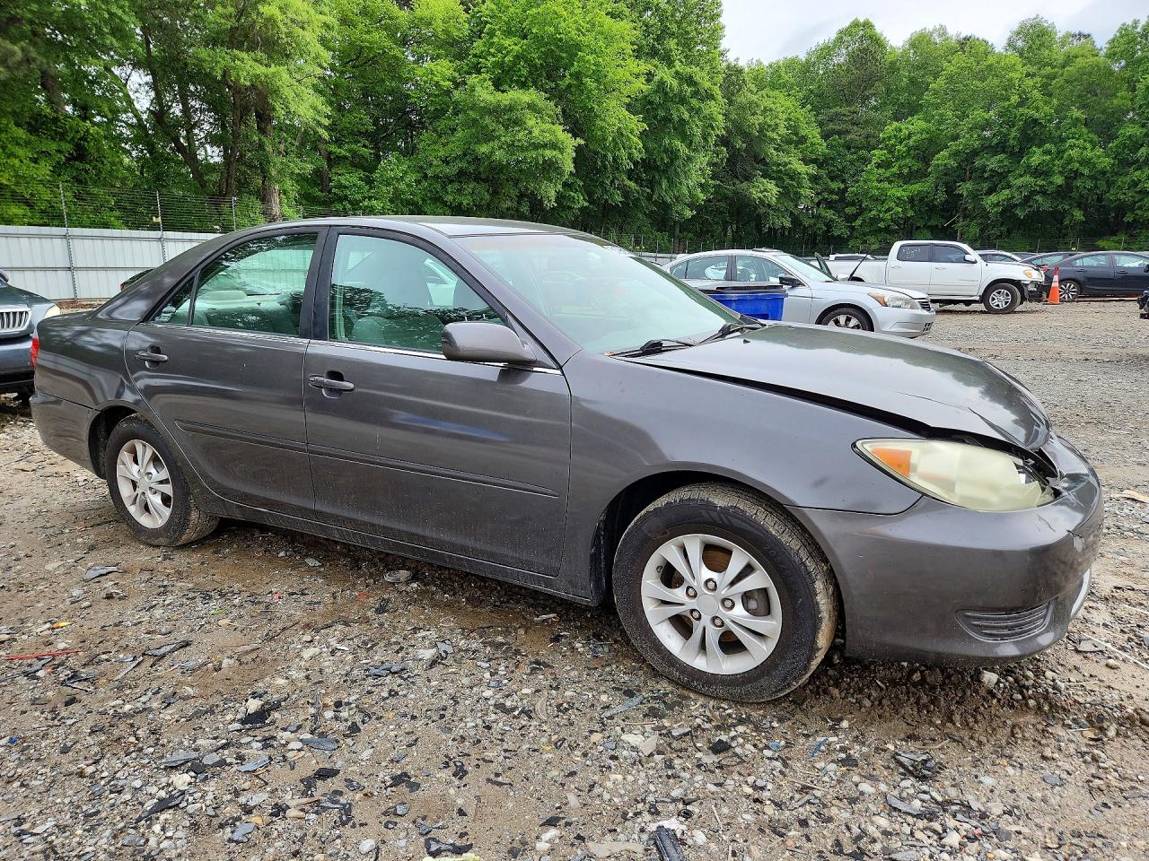 Toyota Camry Le V6