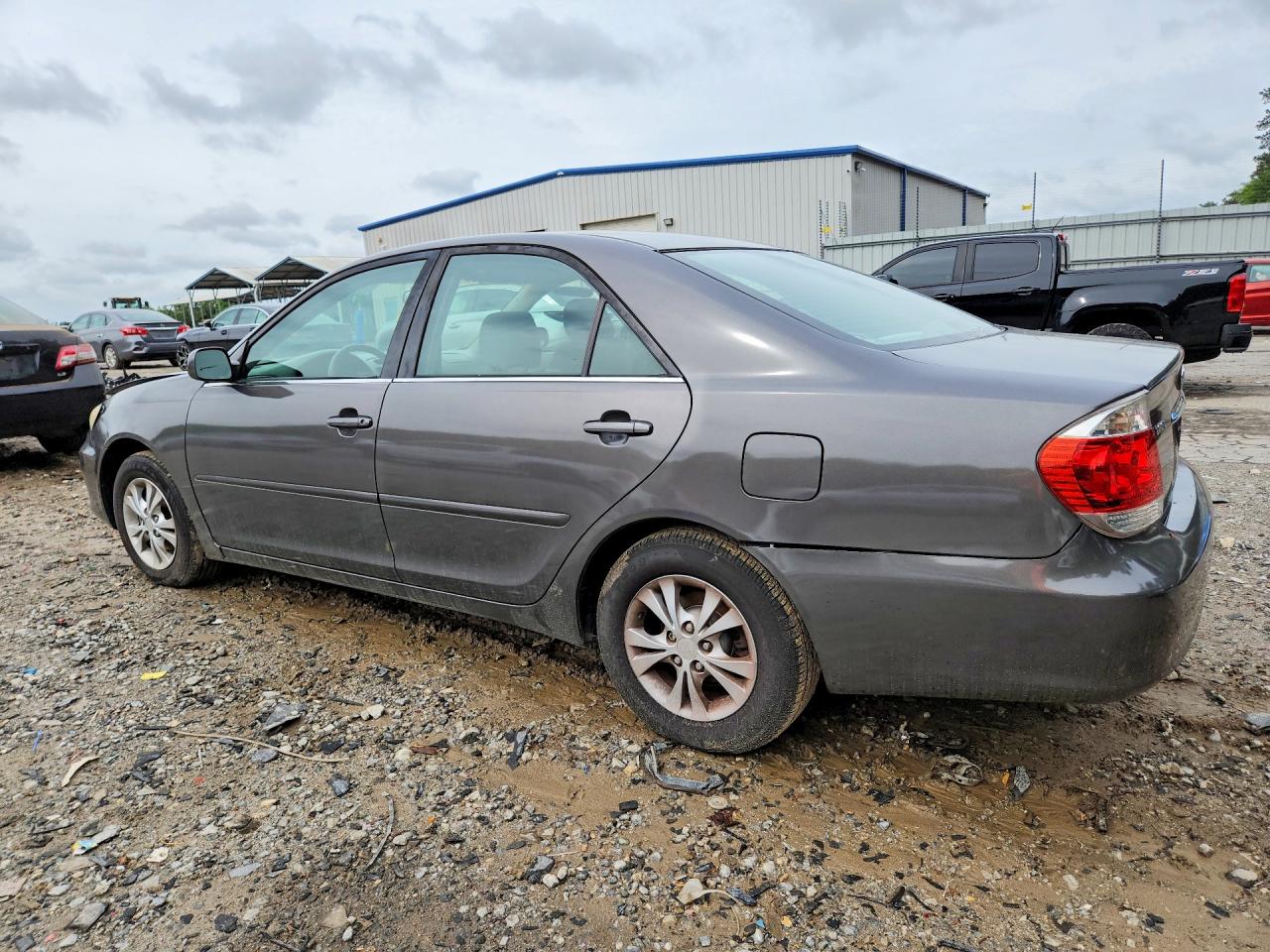 Toyota Camry Le V6