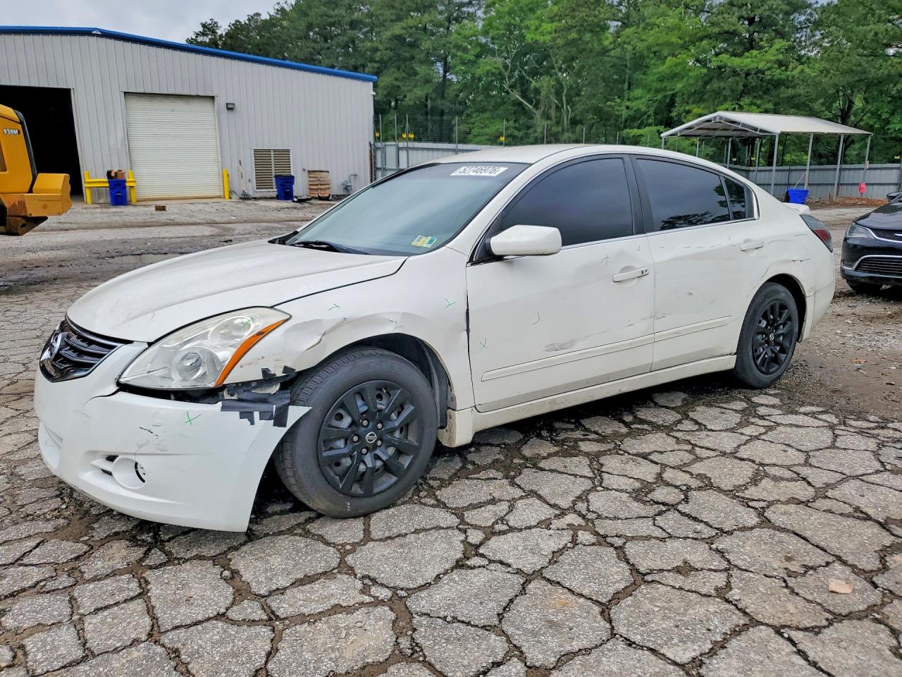Salvage Nissan Altima Image