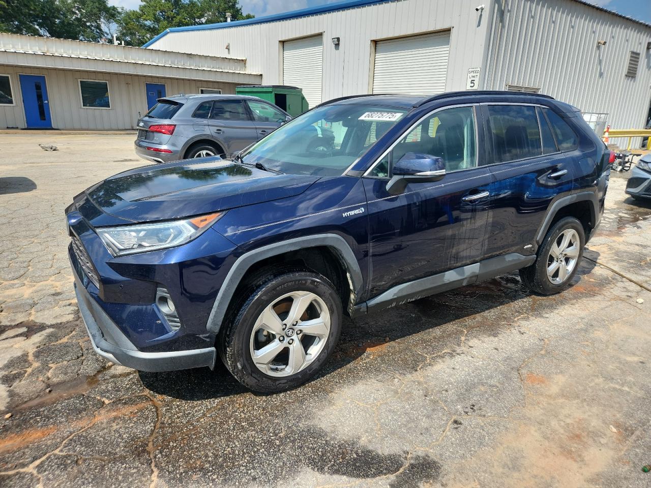Salvage Toyota RAV4 Image