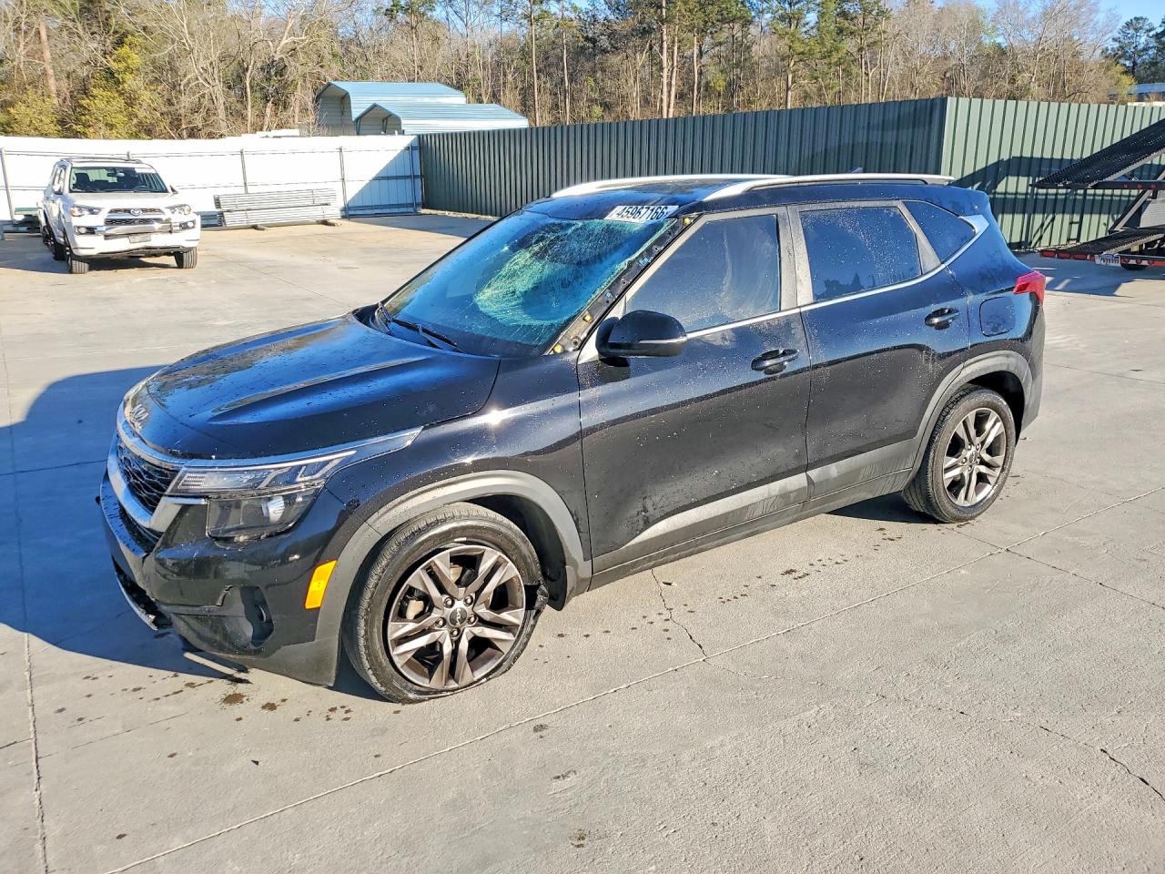 Salvage Kia Seltos Image