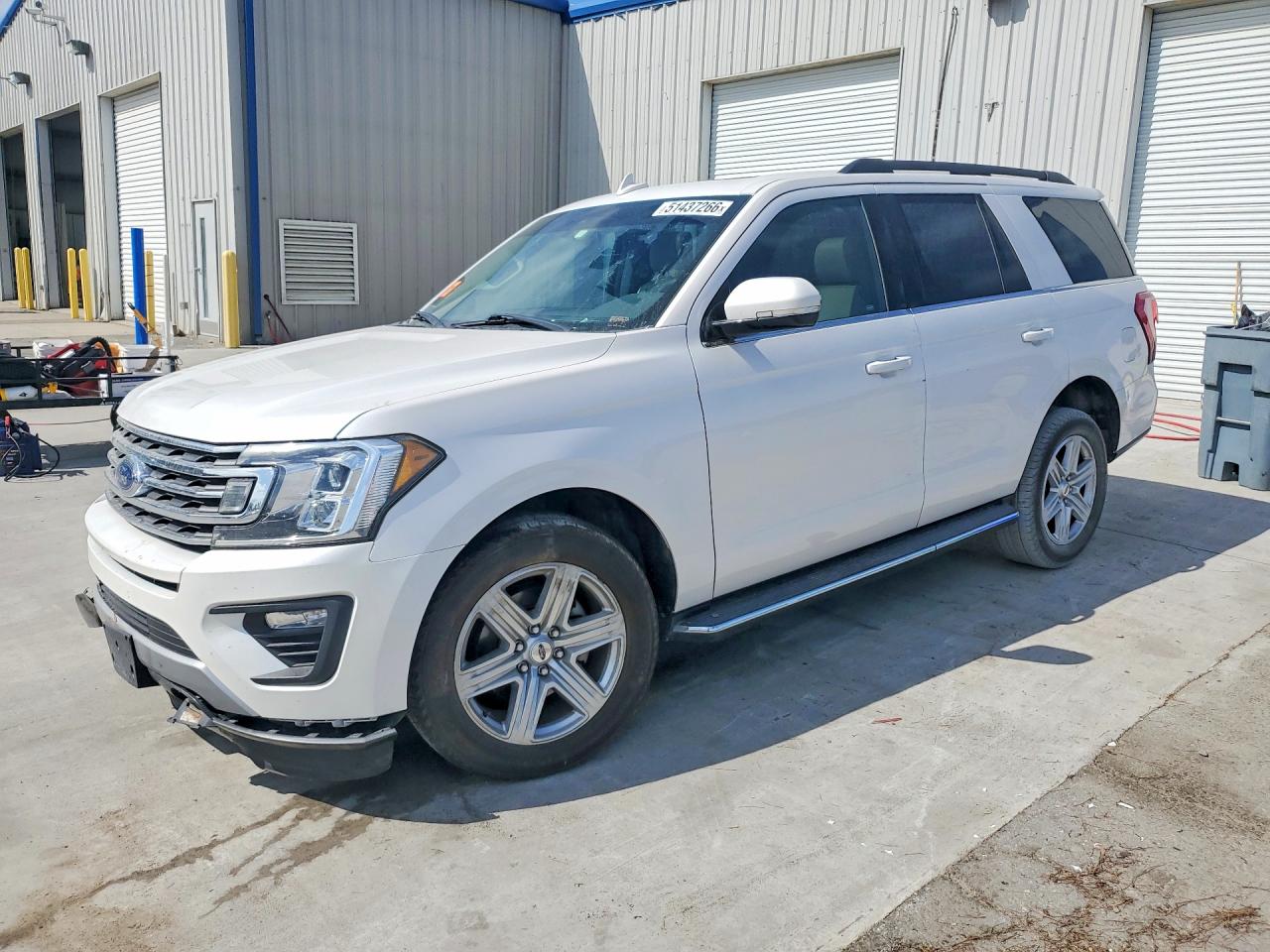 Salvage Ford Expedition Image