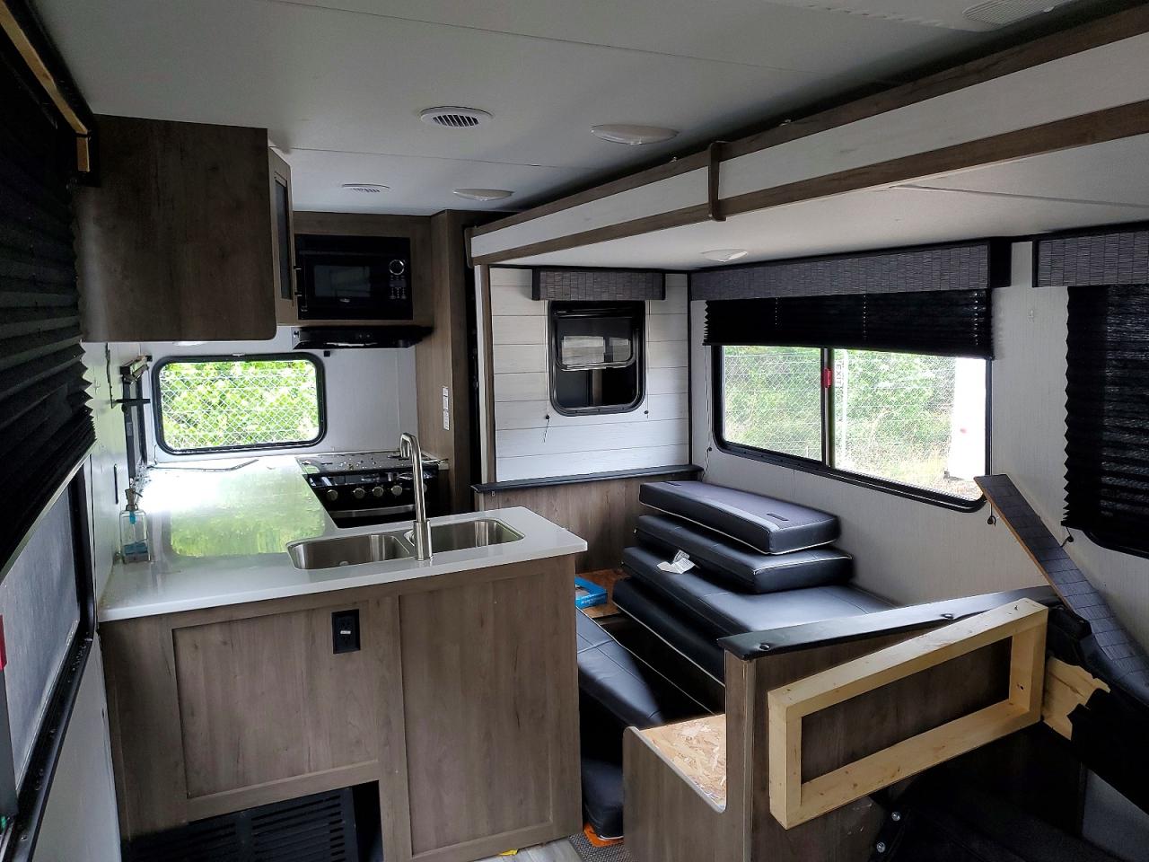 Pioneer Travel Tra