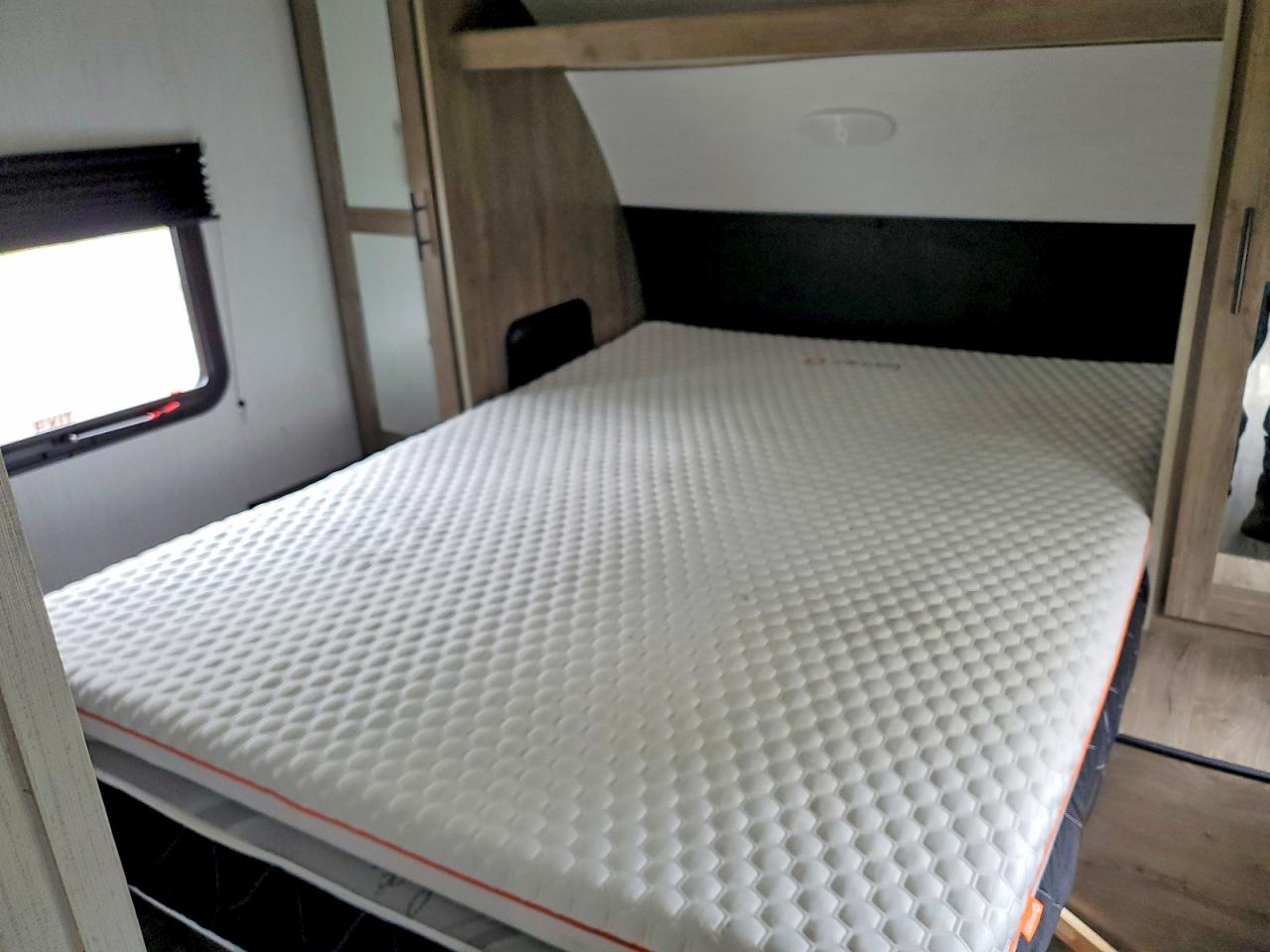 Pioneer Travel Tra