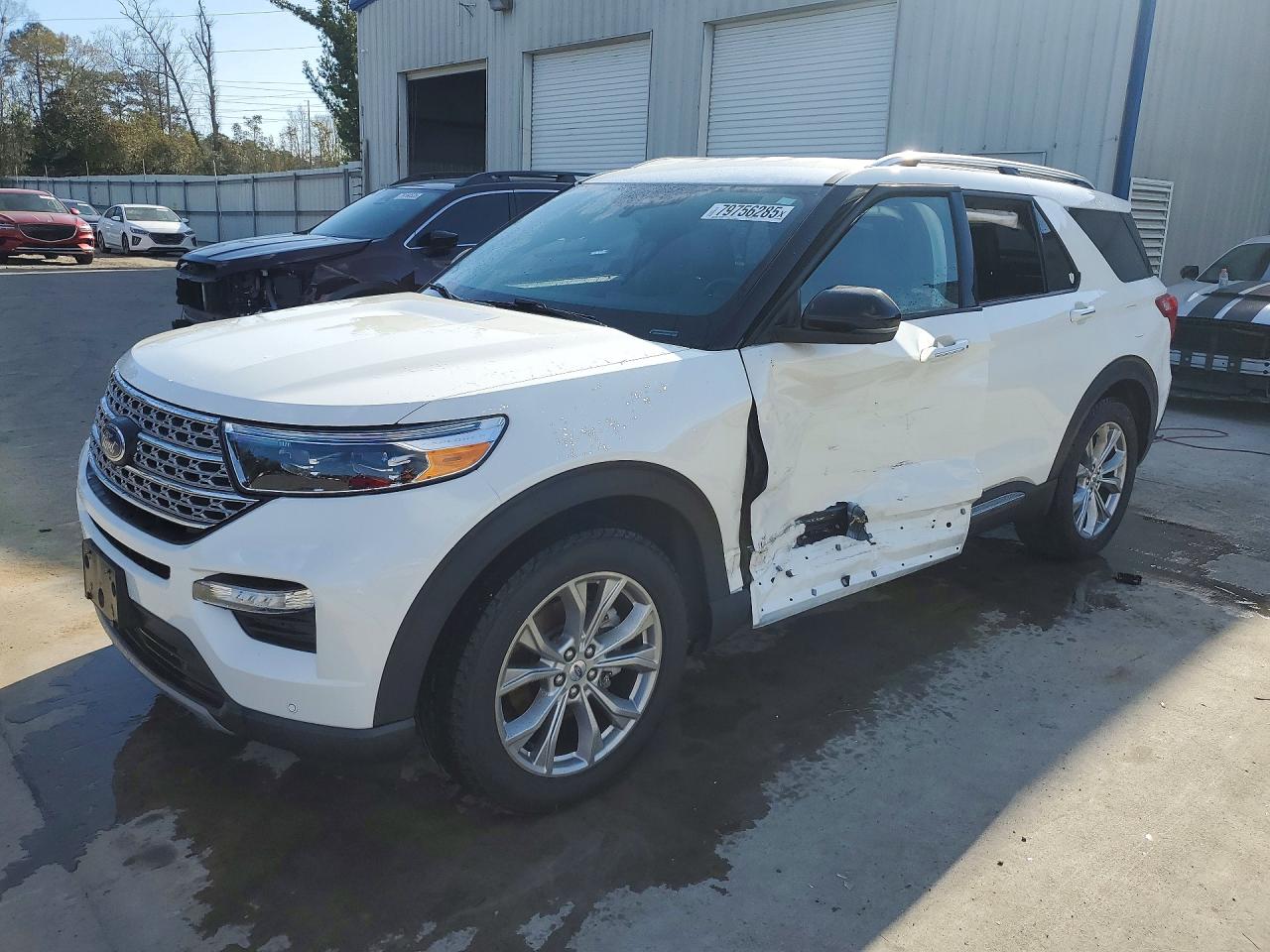 Salvage Ford Explorer Image