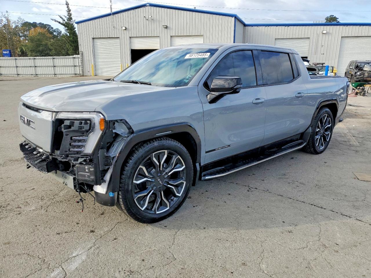 Salvage GMC Sierra Image
