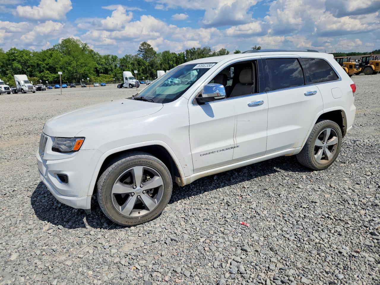 Salvage Jeep Cherokee Image