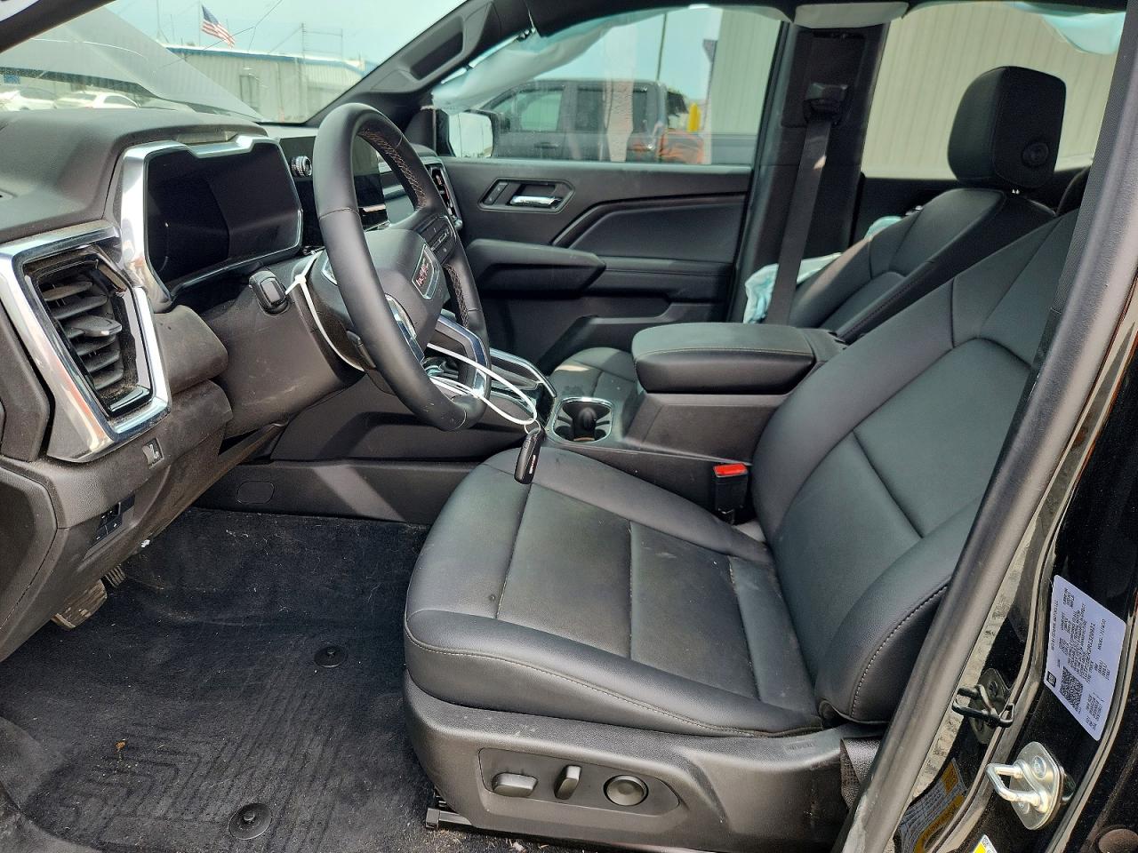 GMC Canyon Elevation