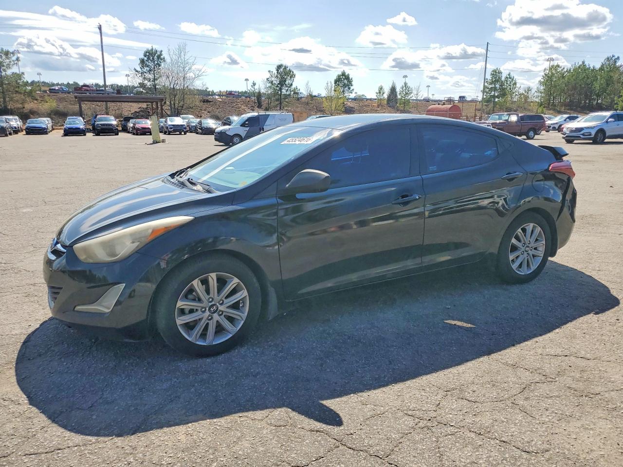 Salvage Hyundai ELANTRA Image