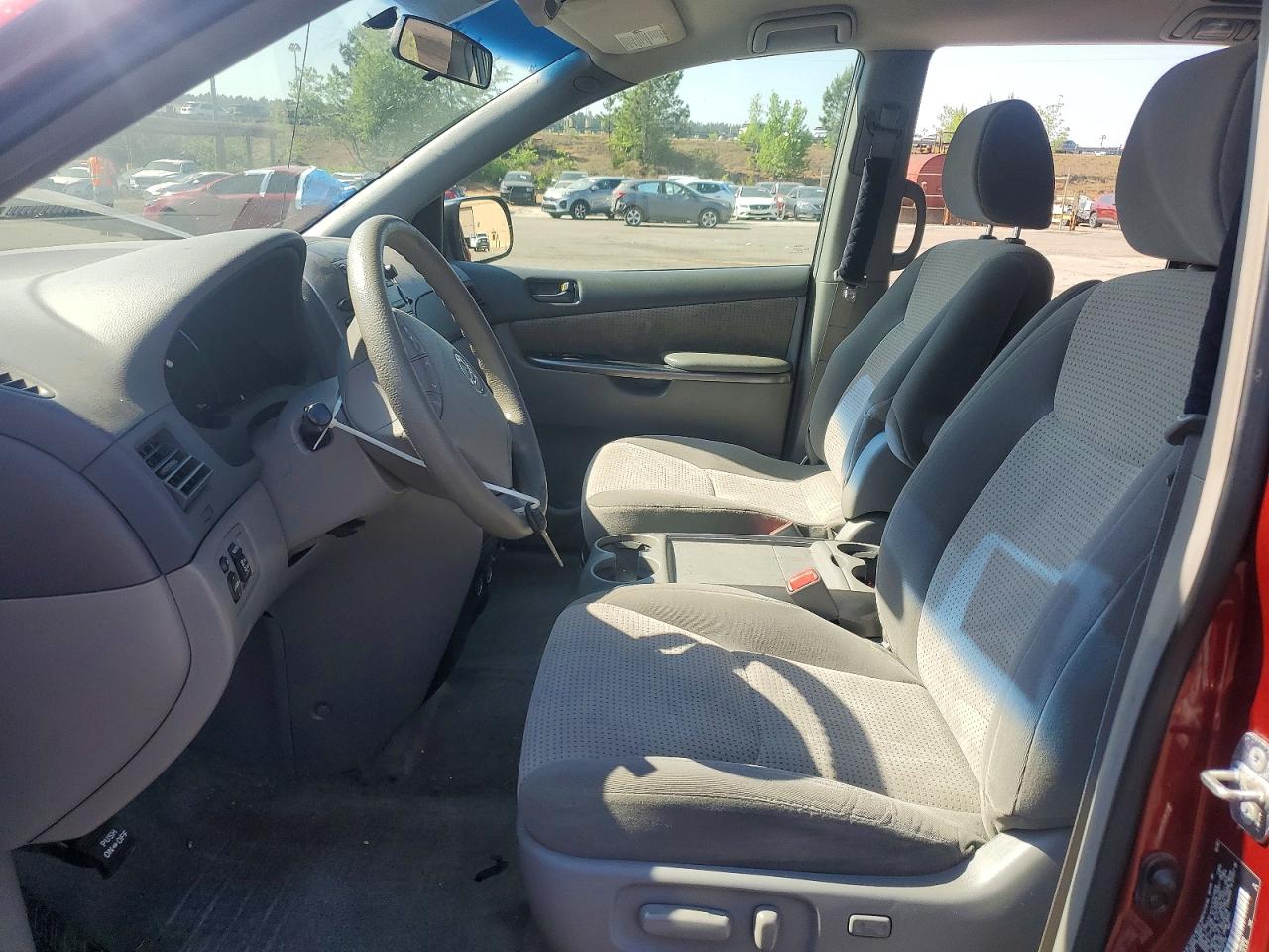 Toyota Sienna Le 7-passenger