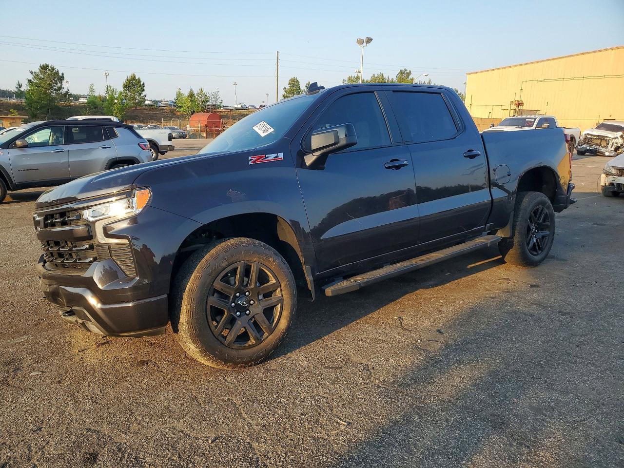Salvage Chevrolet Silverado Image