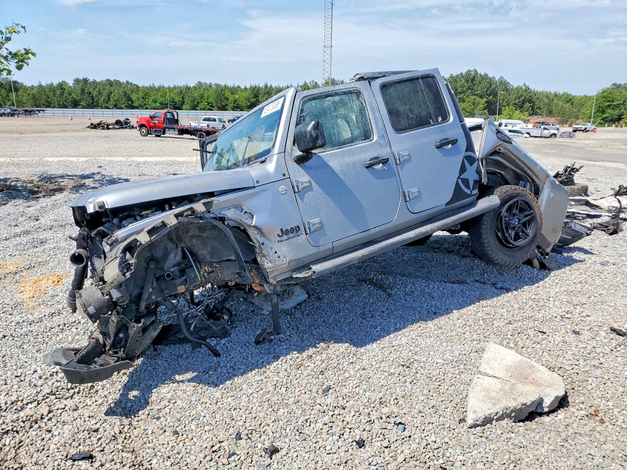 Salvage Jeep Gladiator Image
