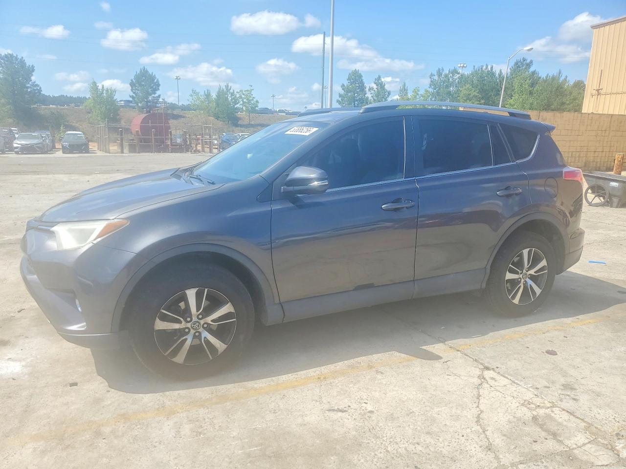 Salvage Toyota RAV4 Image