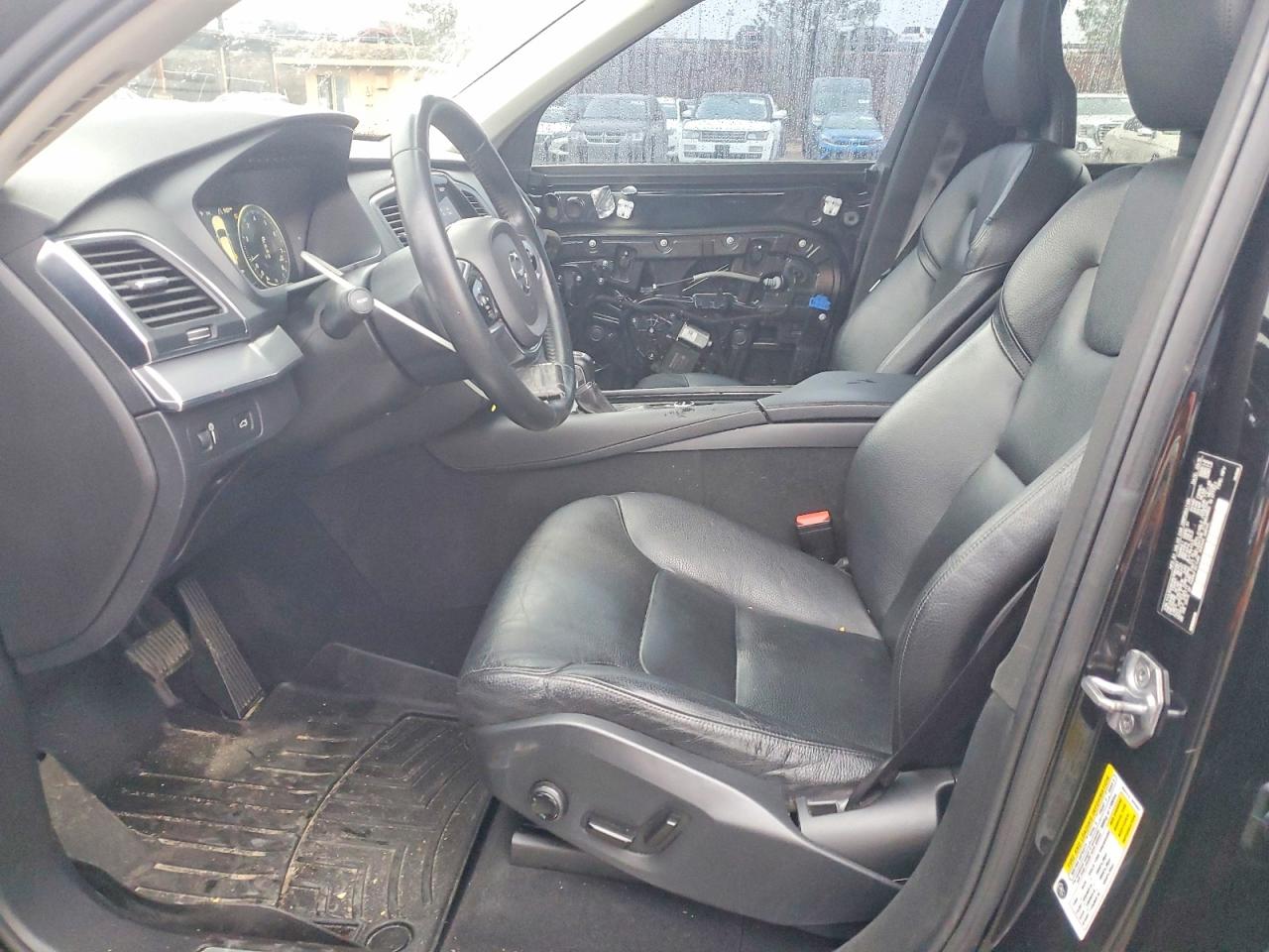 Volvo XC90 T5