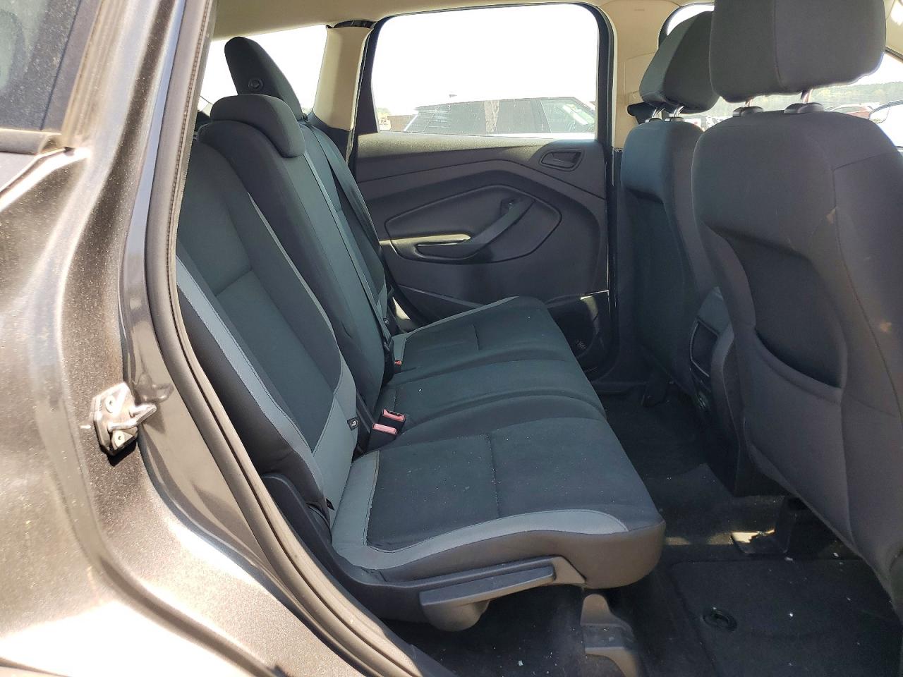 Ford Escape S