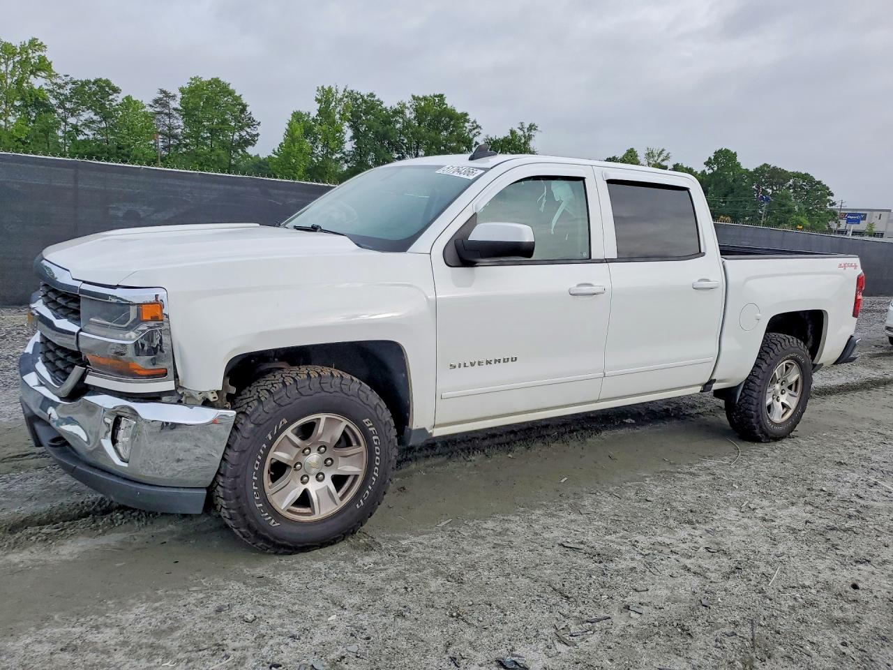 Salvage Chevrolet Silverado Image