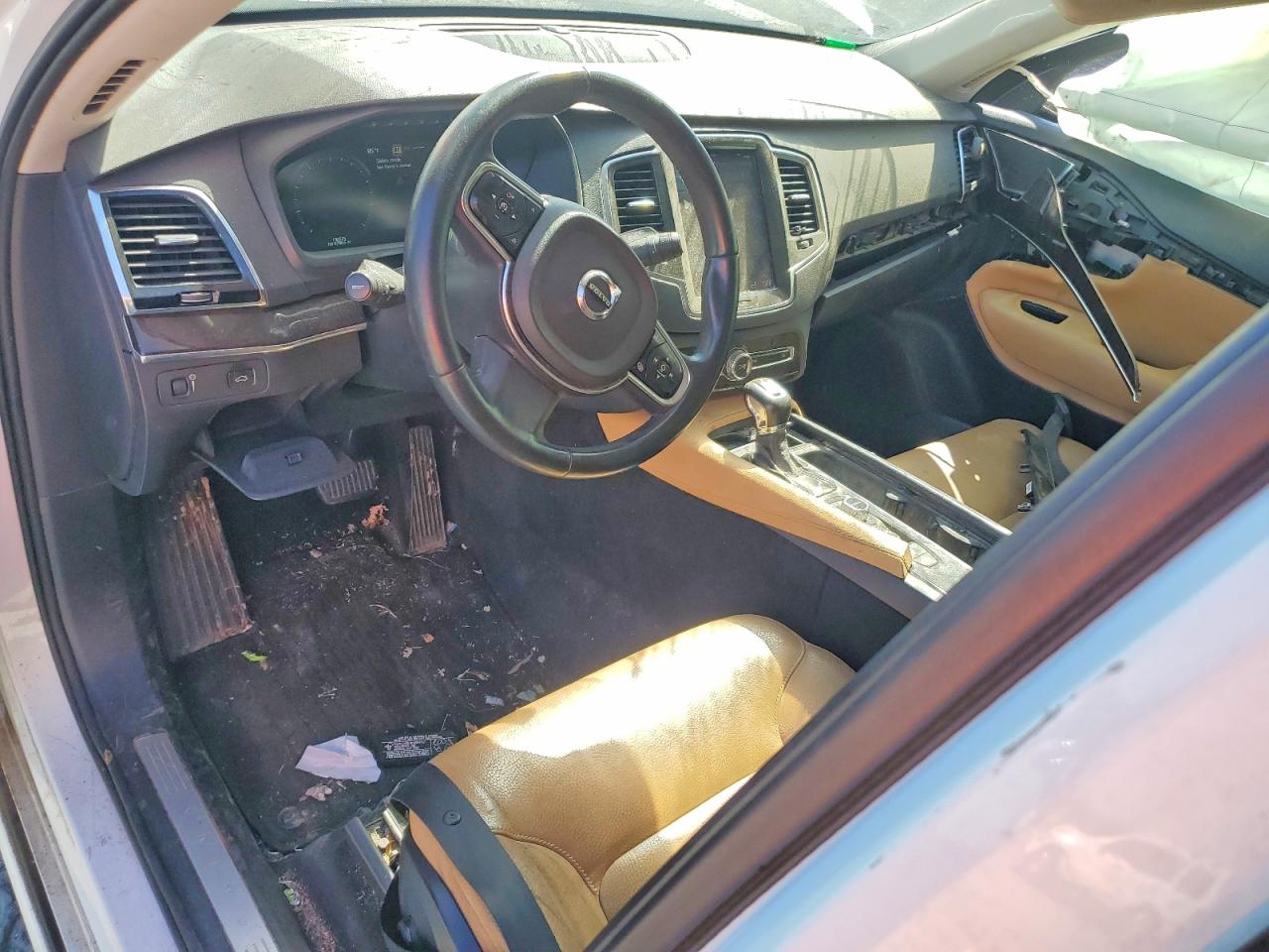 Volvo XC90 T6
