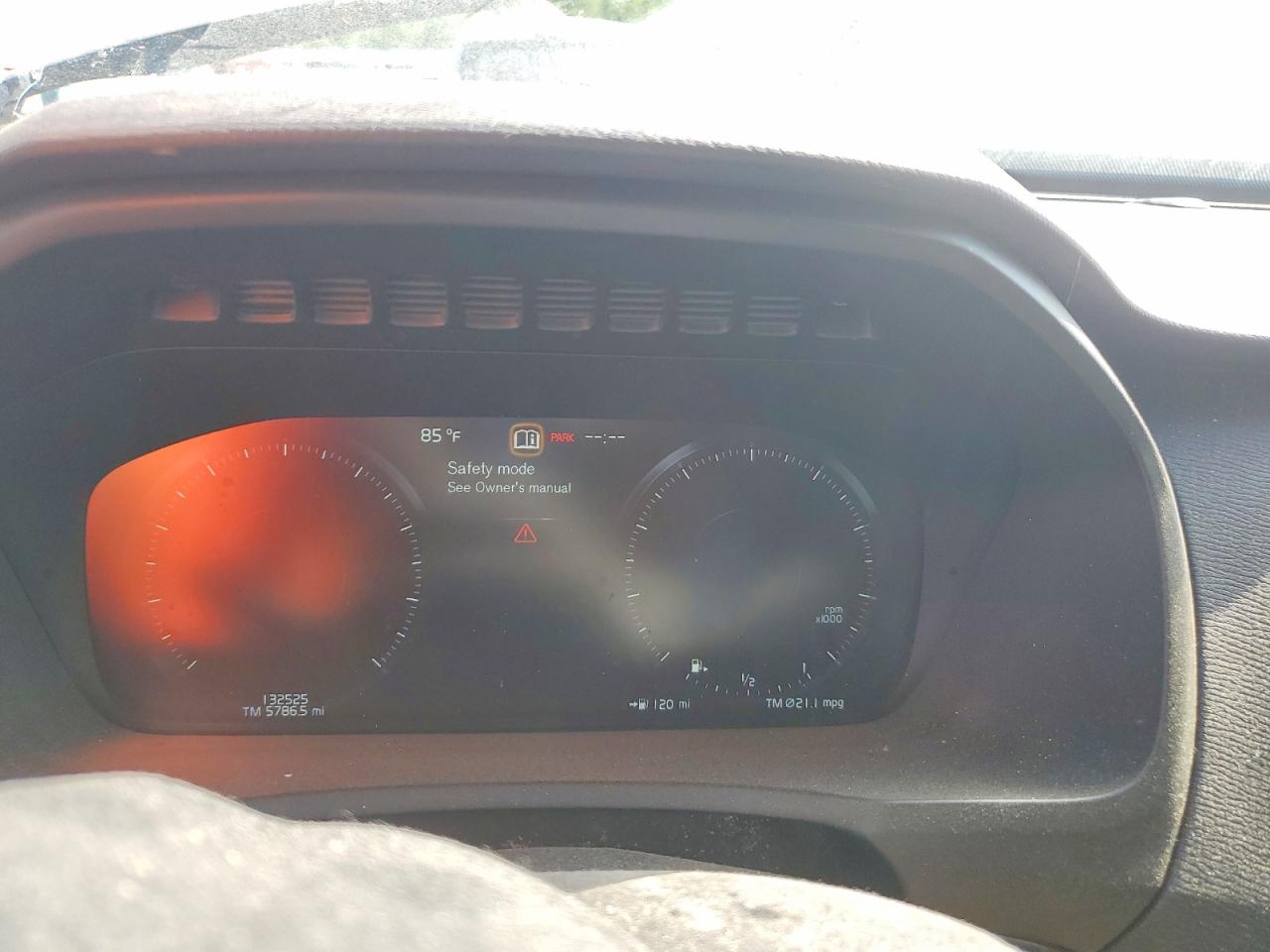 Volvo XC90 T6