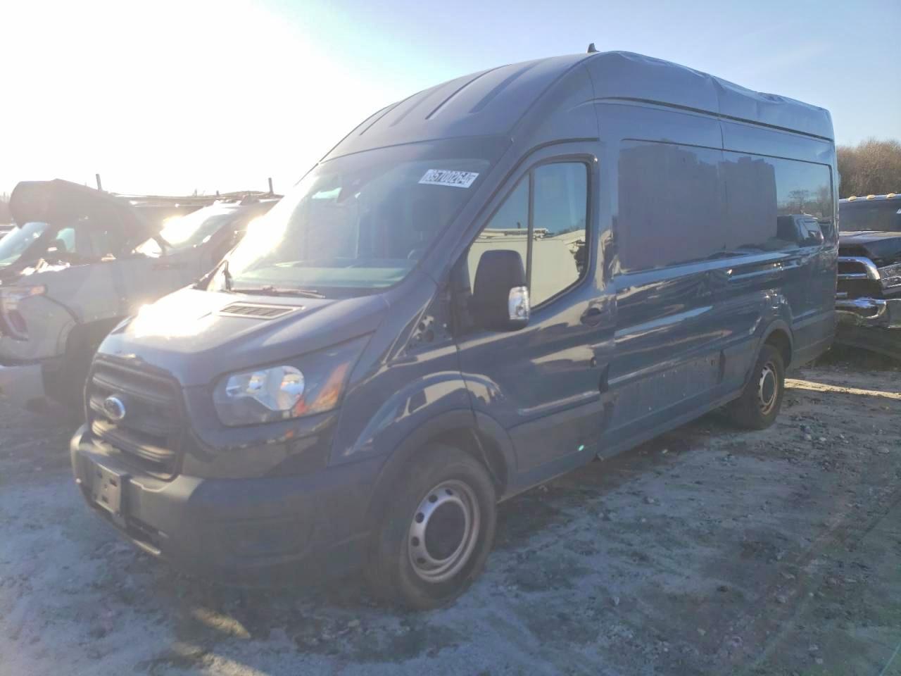 Salvage Ford Transit Image