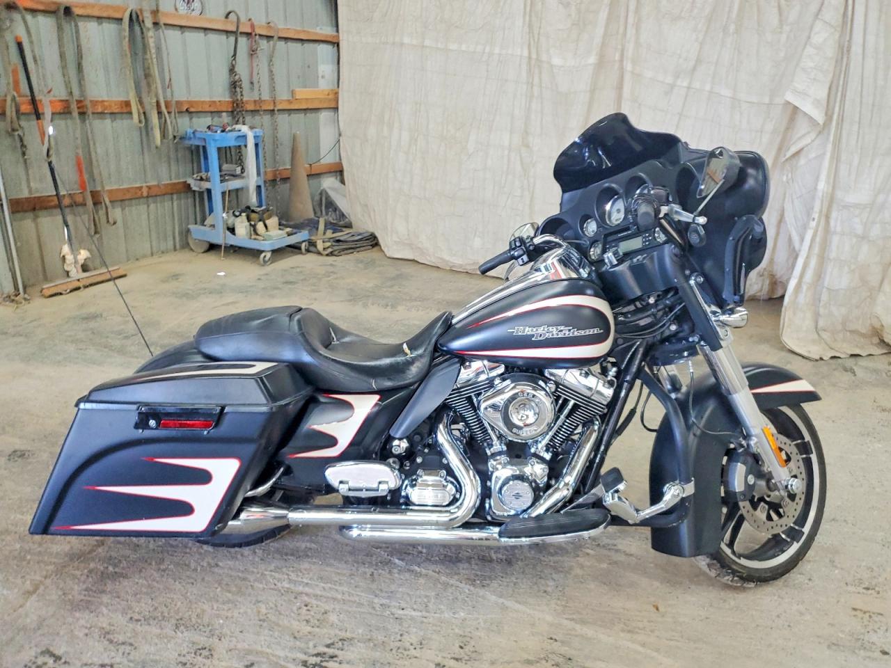 Salvage Harley-Davidson Fl Image