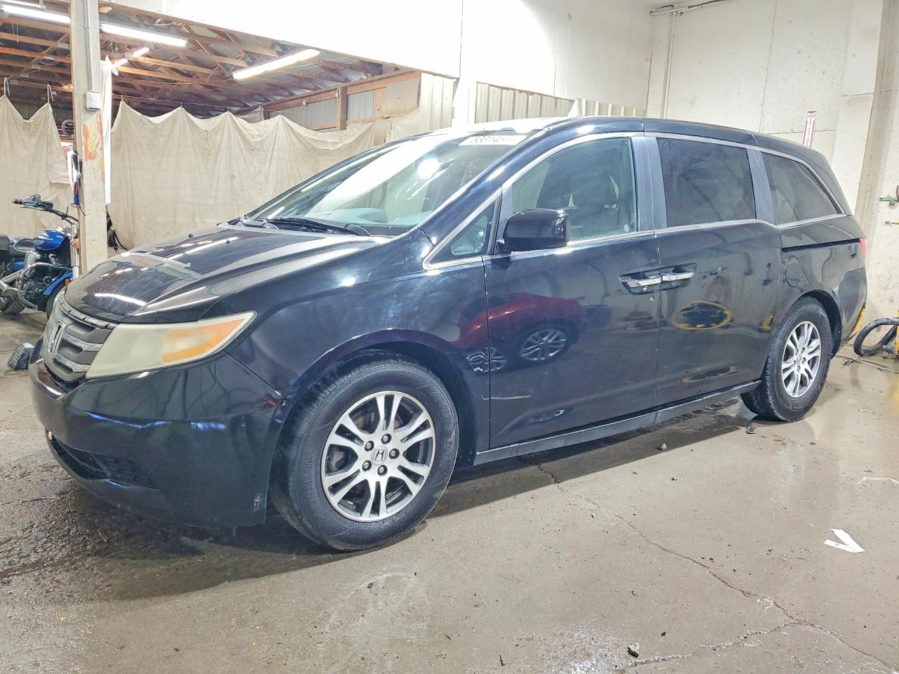 Salvage Honda Odyssey Image
