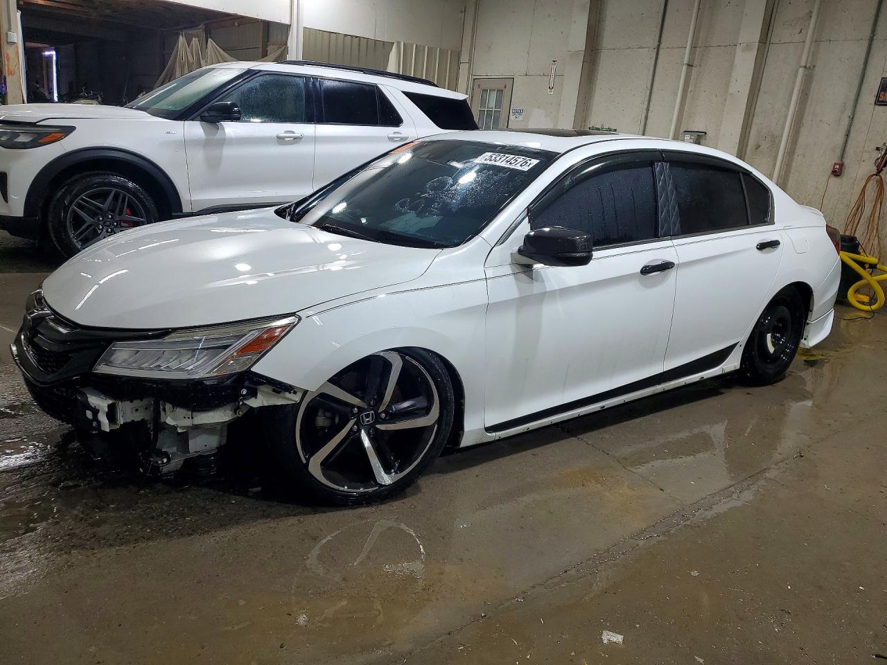 Salvage Honda Accord Image