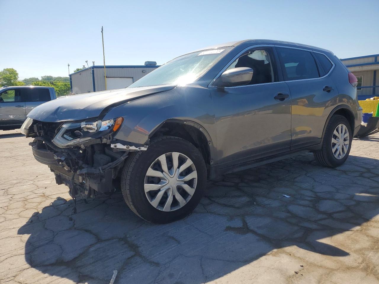 Salvage Nissan Rogue Image