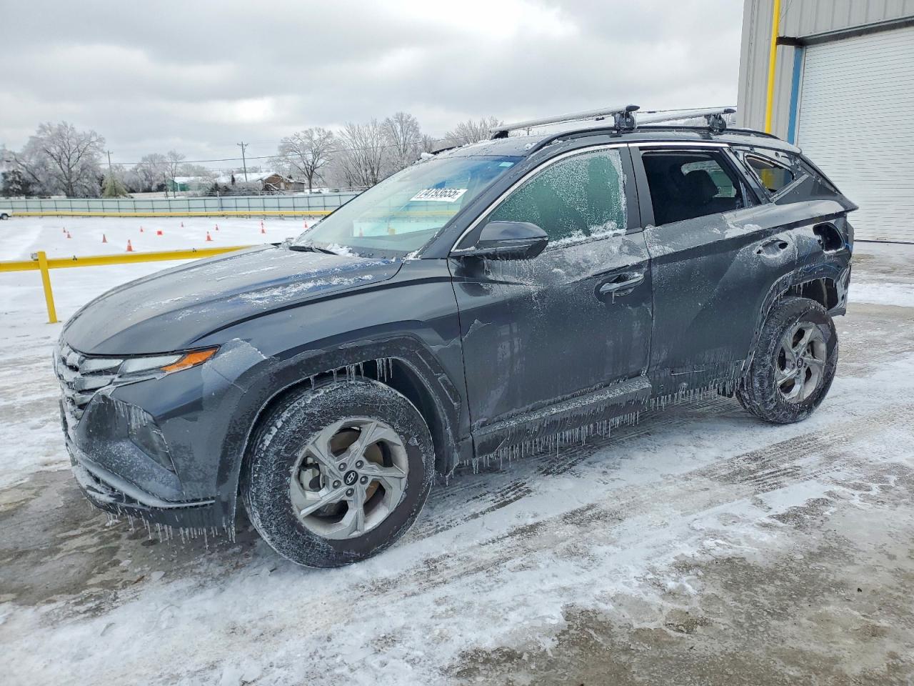 Salvage Hyundai TUCSON Image
