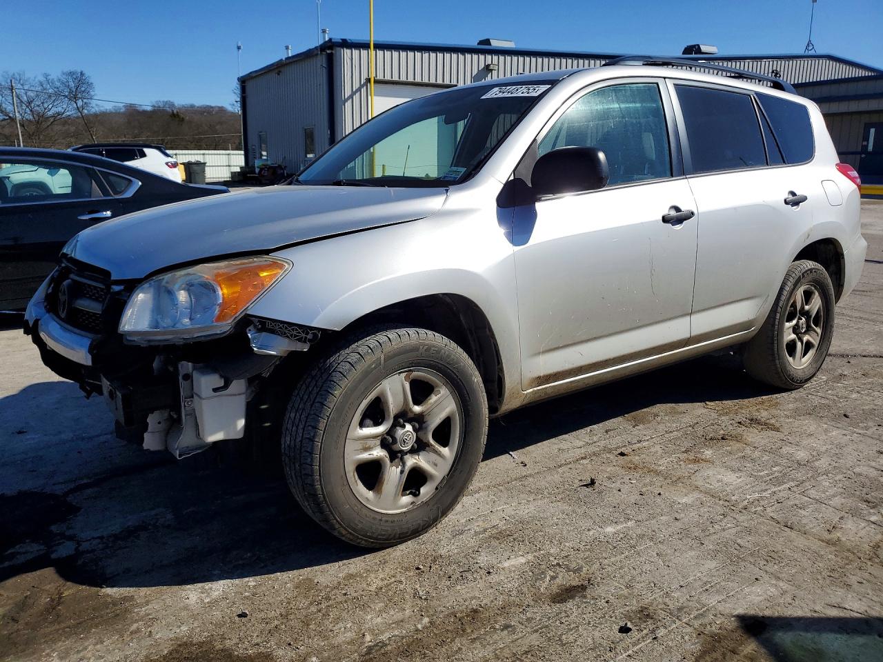 Salvage Toyota RAV4 Image