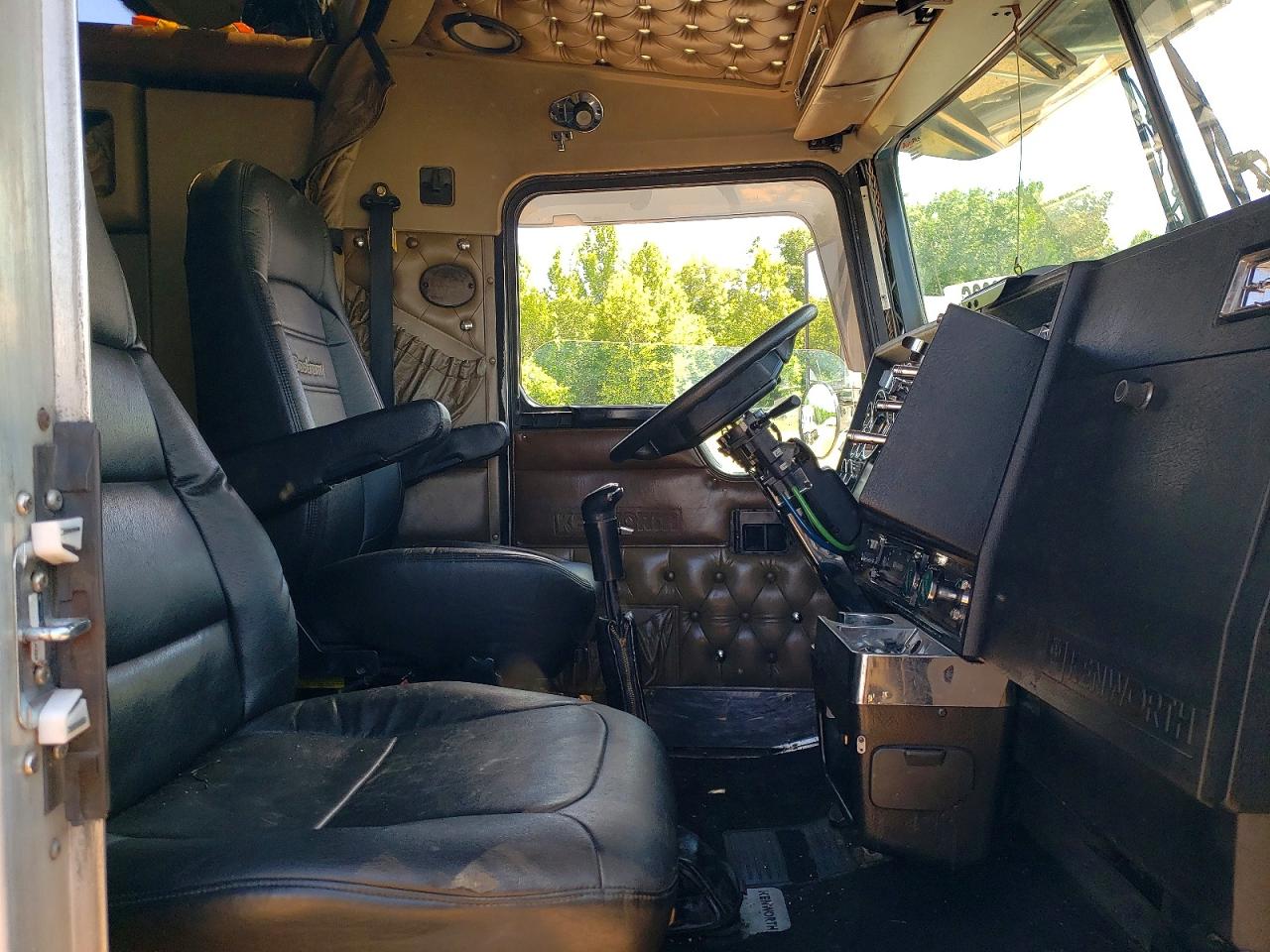 Kenworth W900