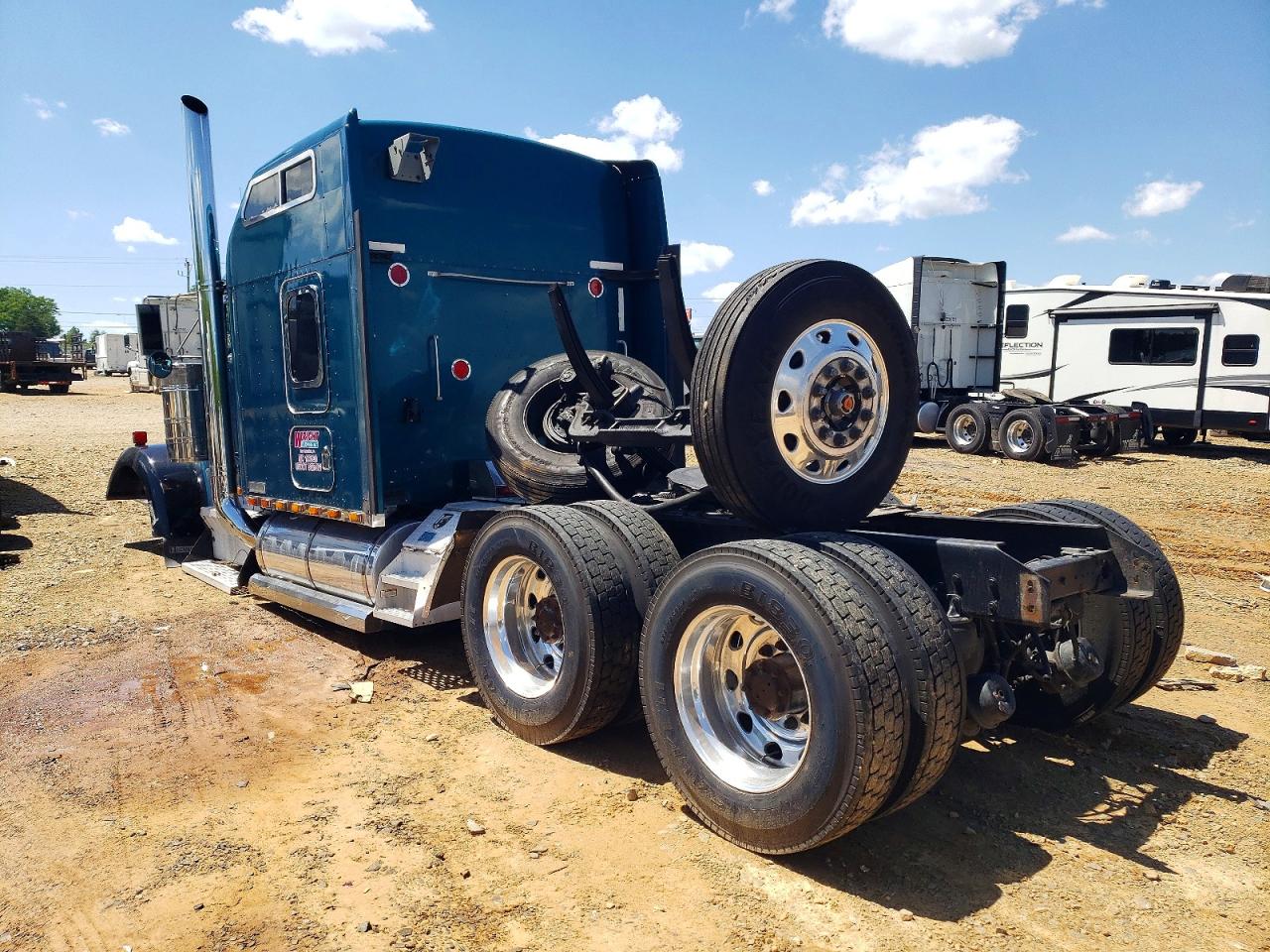 Kenworth W900
