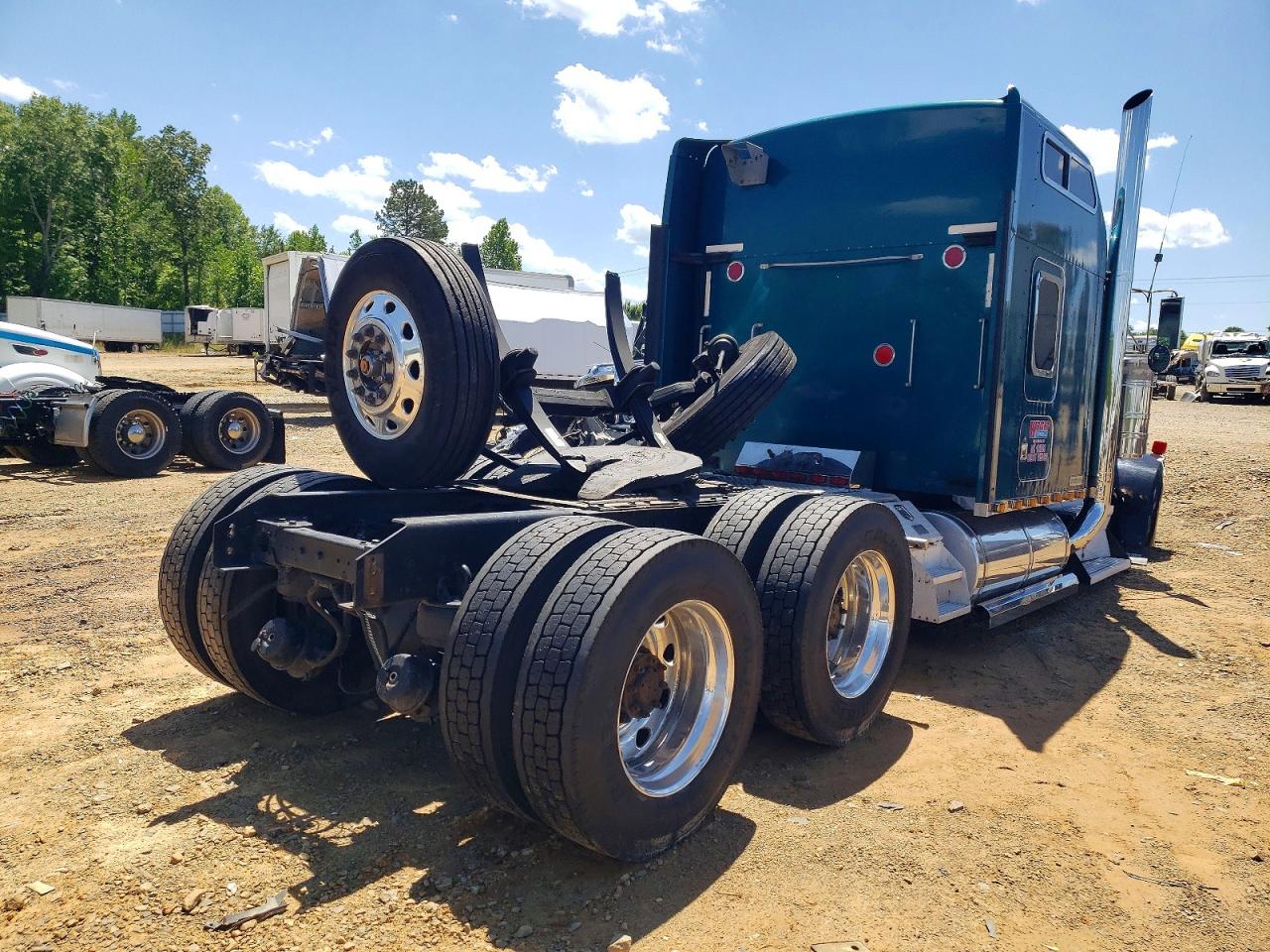 Kenworth W900