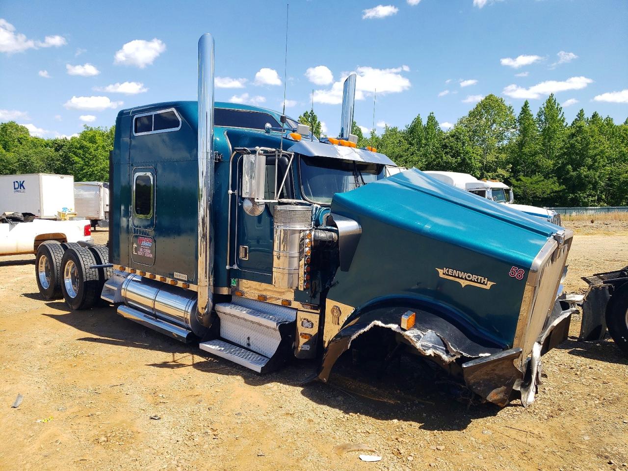 Salvage Kenworth W900 Image