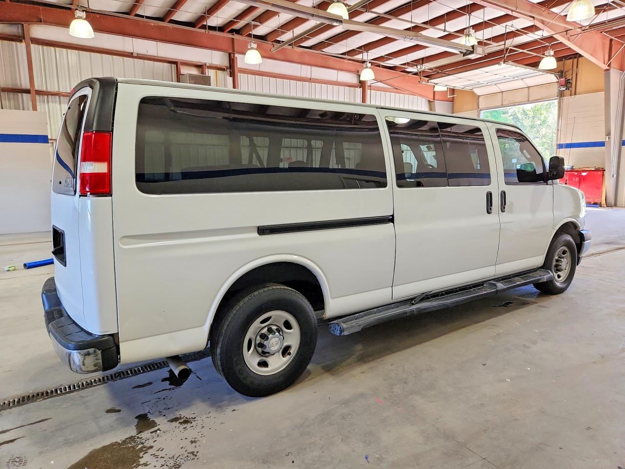 Chevrolet Express Lt