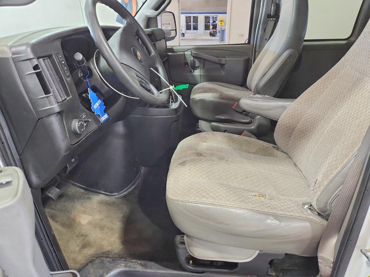 Chevrolet Express Lt