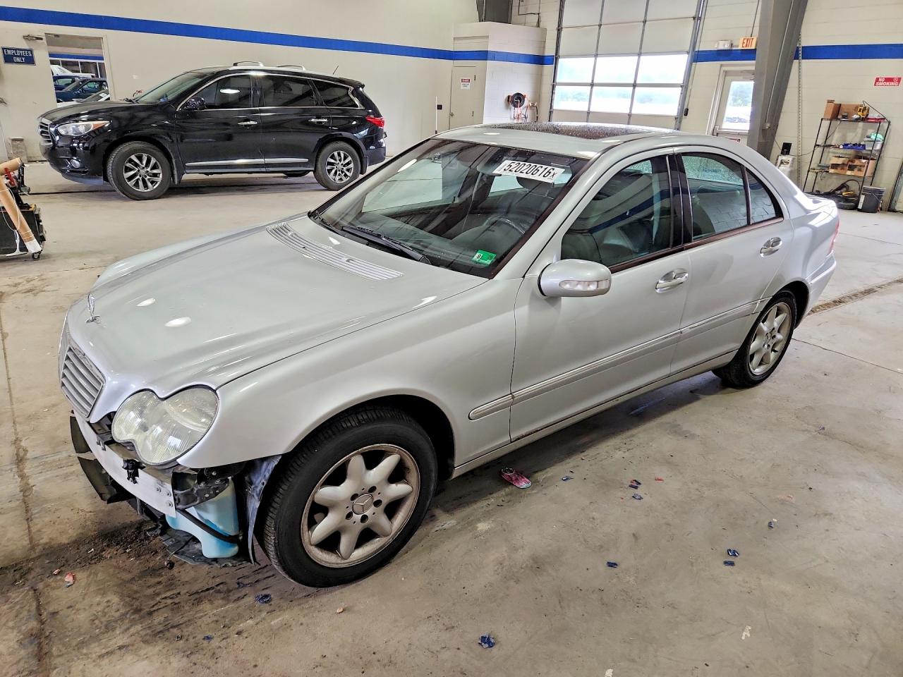 Salvage Mercedes-Benz C-Class Image