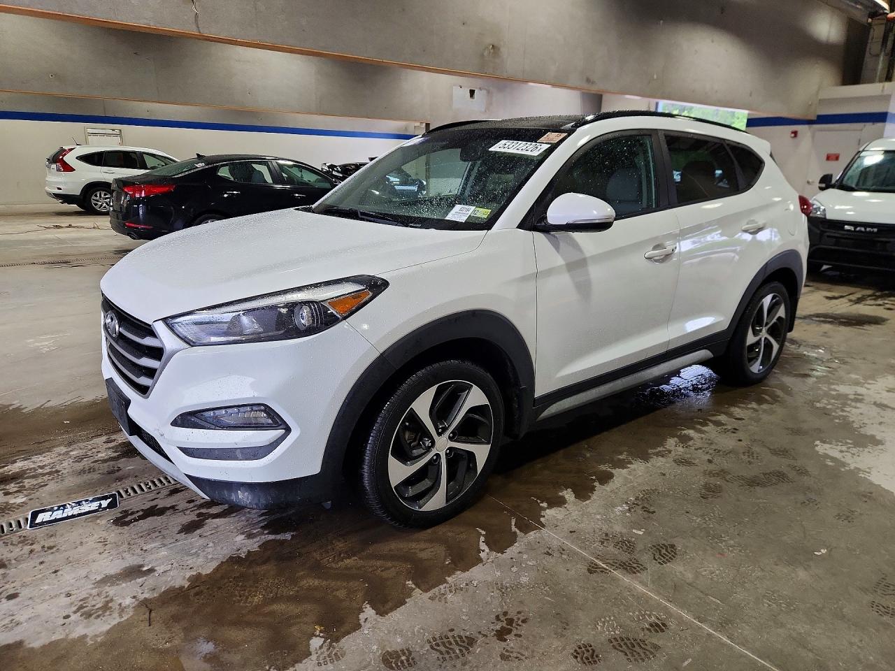 Salvage Hyundai TUCSON Image