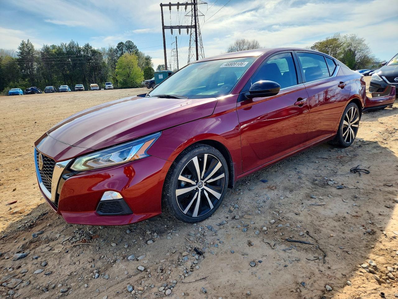 Salvage Nissan Altima Image
