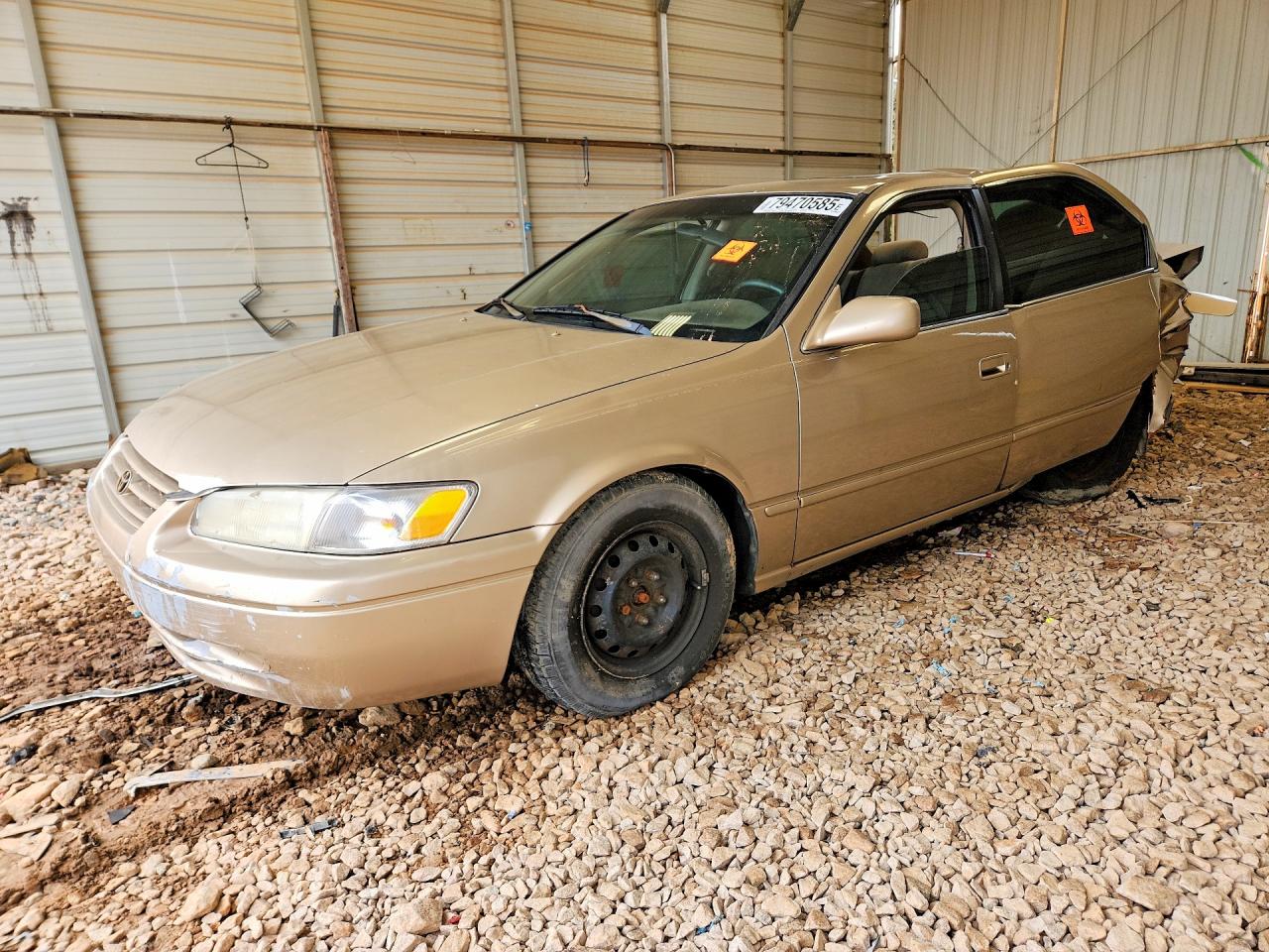 Salvage Toyota Camry Image